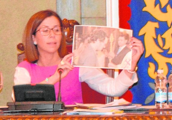 Castejón pide a Podemos el mismo respeto religioso que tuvo en Cádiz