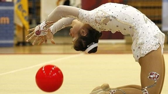 Una gimnasta ilicitana busca financiación para disputar los Juegos Paralímpicos