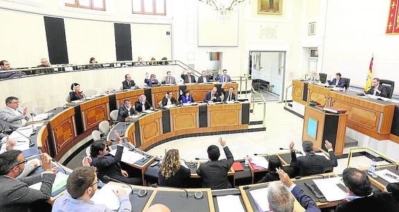 El PSPV apoya ahora reducir las ayudas a los grupos en la Diputación