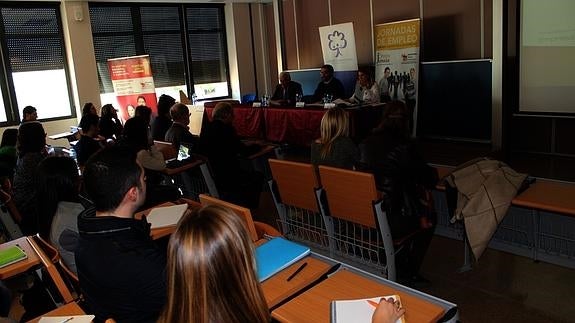 La UMH acogió ayer la sesión inaugural del duodécimo curso de gestión de la Cátedra de la Empresa Familiar