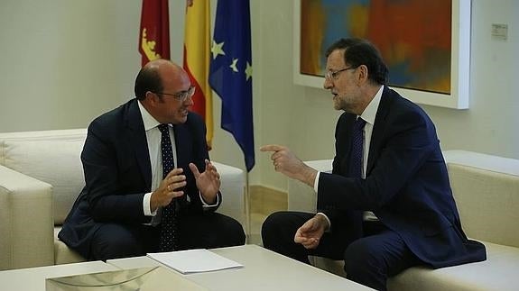 Rajoy cita de nuevo a Pedro Antonio Sánchez para defender a Barberá