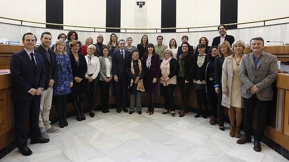 Homenaje a las 38 diputadas de las 12 legislaturas de la institución