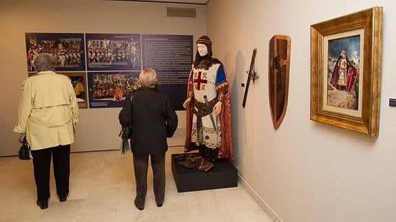 Los Moros y Cristianos de Alcoy despliegan su boato en Alicante