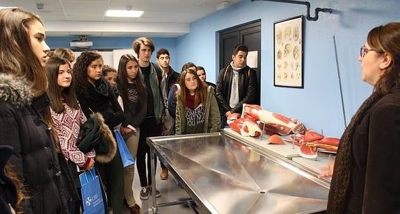 Jornada de puertas abiertas en el CEU