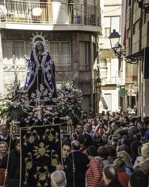 La bajada de la Virgen de los Dolores a San Martín anticipa loa actos de la Semana Santa