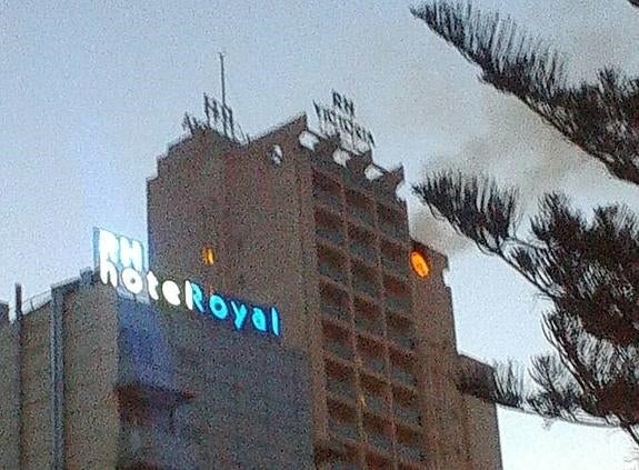 Un incendio obliga a desalojar a 400 personas de un hotel de Benidorm