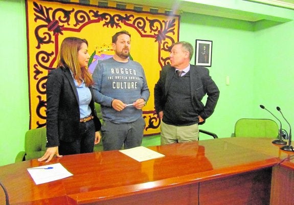 Una encuesta preguntará a vecinos por la recogida de la basura en las casas