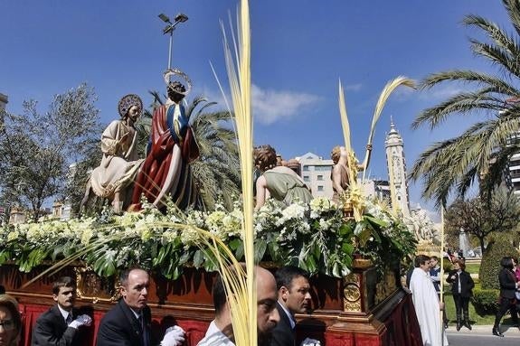 Alicante se une en torno a 'La Burrita'