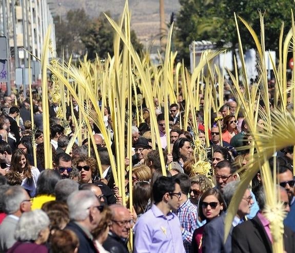 Resplandeciente pórtico a la Semana Santa