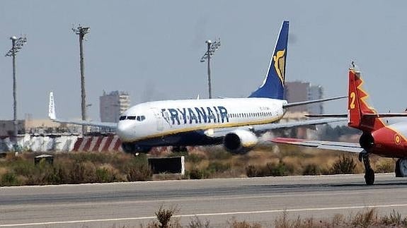 La huelga de controladores franceses afecta a seis vuelos de Ryanair en Murcia