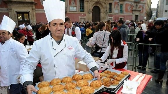 Repartirán más de 10.000 pasteles de carne el 30 de marzo