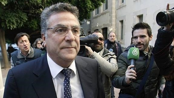 Enrique Ortiz es absuelto de tenencia de armas tras su primer juicio por Brugal