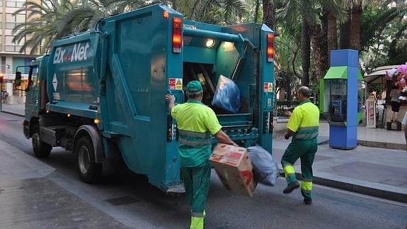 Urbaser alega al expediente sancionador por no recoger la basura el día de Navidad