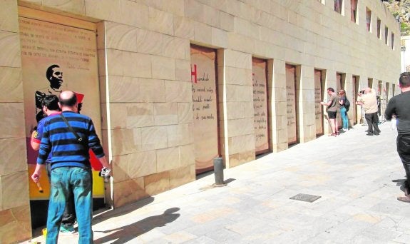 Miguel Hernández, entre pintura y versos