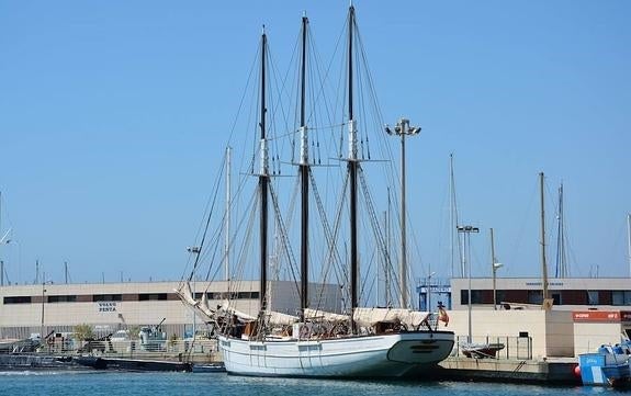 Cultura pretende poner en valor el 'Pascual Flores' como museo flotante