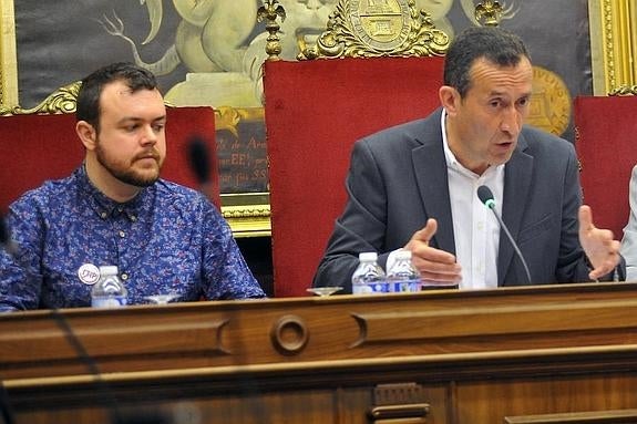 Cruce de acusaciones en el Pleno por la contratación de nuevos asesores