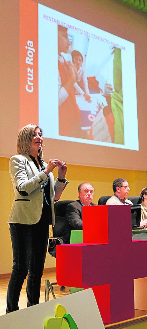 Una matrona alicantina de Cruz Roja vuelve a Grecia para atender a los refugiados