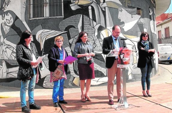 San Isidro acoge la quinta edición de los murales en recuerdo a Miguel Hernández