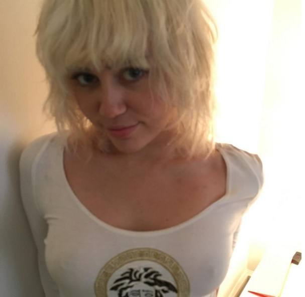 Miley Cyrus muestra su nuevo cambio de look