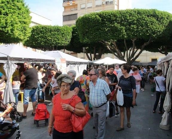 Los comerciantes reprueban la falta de apoyo económico del bipartito