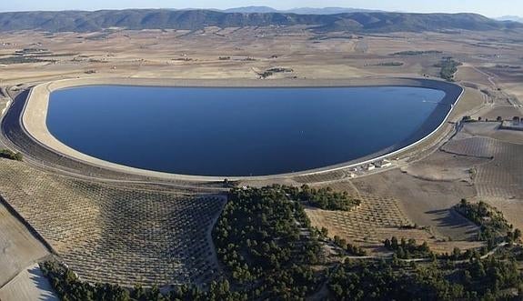 La Comunitat necesita 600 millones en inversiones para paliar el déficit hídrico