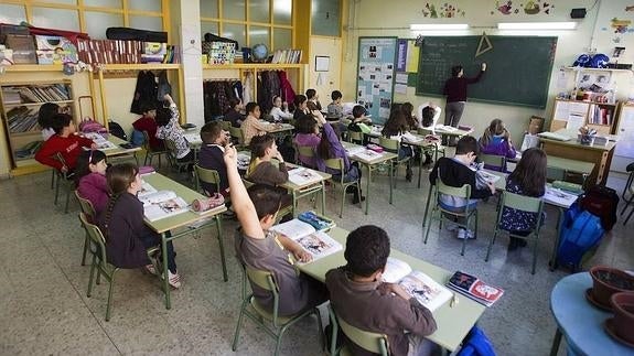 Podemos y Compromís, a favor de paralizar la Lomce antes de derogarla