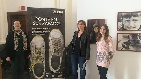 Elche inaugura las exposiciones «Ponte en sus zapatos» y «Grandes ojos pequeños»