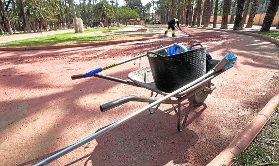 Deportes adecenta las instalaciones del Palmeral con apenas 1.200 euros