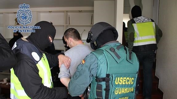 Policía y Guardia Civil desmantelan 82 grupos criminales en 2015