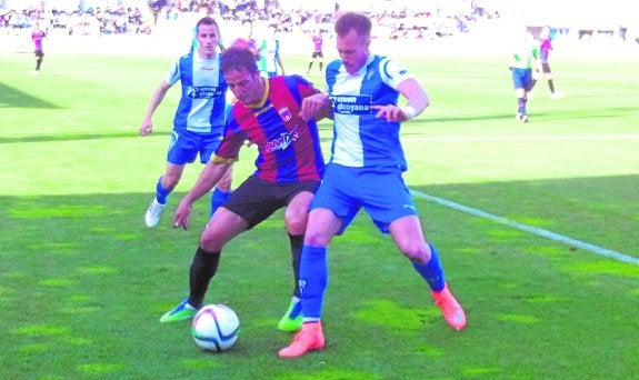 Un gol de Liberto revitaliza al Alcoyano