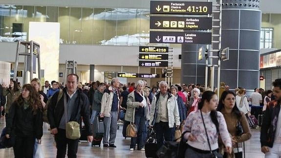 El aeropuerto de El Altet inicia los enlaces con Nantes y Burdeos