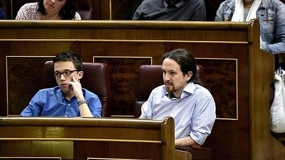La foto de Pablo Iglesias e Íñigo Errejón que un 'popular' ha hecho viral