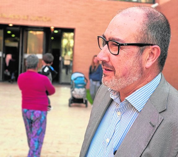 Los socialistas dicen que no repartieron folletos electorales antes de tiempo