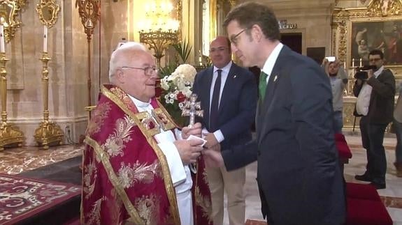 Núñez Feijóo quiere unir Santiago con los Caminos de la Cruz