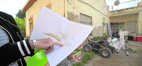 Fomento admite el error y expropiará al afectado de la autovía del Reguerón