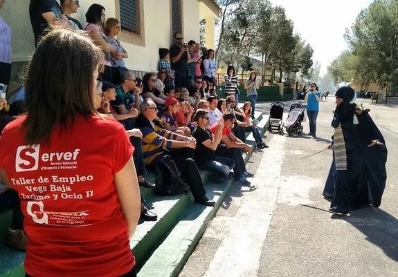 Alumnos de Convega ejercen de guías en rutas teatralizadas