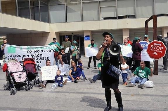 Protesta de la PAH a las puertas del consistorio