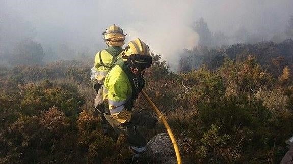 Controlado el incendio forestal en Confrides