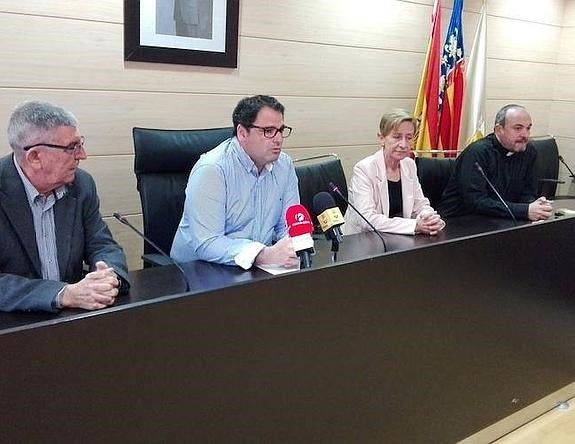 Los auroros acuden al año jubilar que celebra la parroquia de Los Dolores