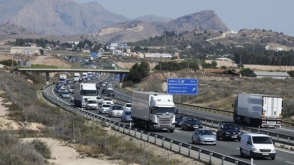 El tercer carril de la A-7 entre Crevillent y Orihuela rozará los 70 millones