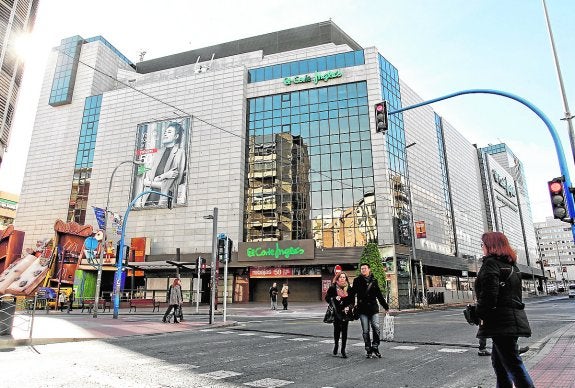 El Corte Inglés se compromete a contratar sin cambiar su convenio