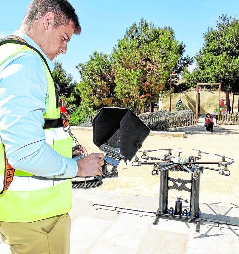Utilizan drones para cazar al mosquito tigre