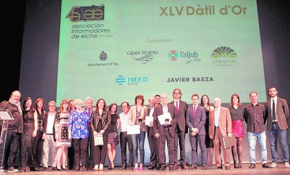 'Dàtils' de oro y naturales