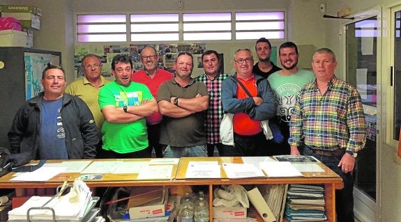 La nueva gestora reactiva la cofradía de cara a la campaña del langostino