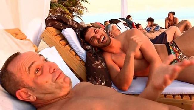 Suso relata a Víctor Sandoval sus encuentros con Sofía