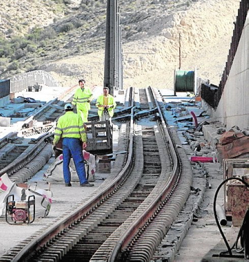 Condenados por el accidente de un trabajador en las obras del TRAM