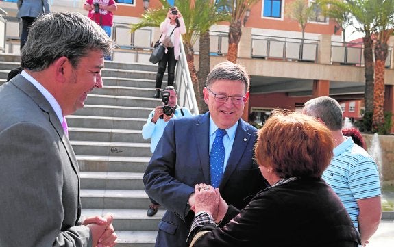 Sáez aborda con Ximo Puig un nuevo emplazamiento para el tercer colegio