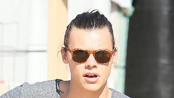 Harry Styles, de One Direction, podría haberse cortado el pelo por miedo a la calvicie