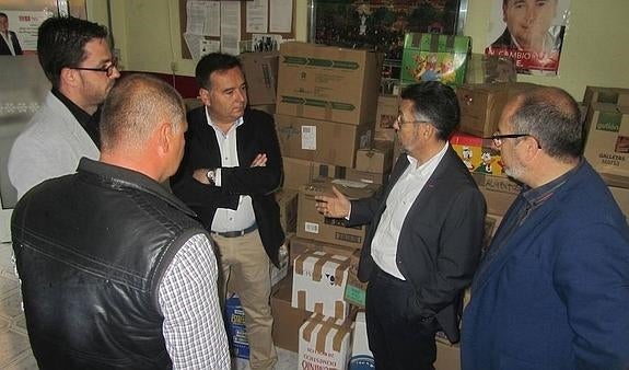 El PSOE reúne 4.000 kilos de material para los refugiados