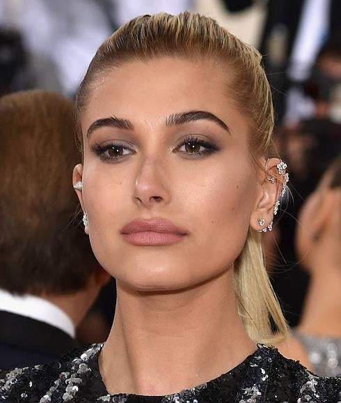Hailey Baldwin, «confusa», quiere una explicación de Justin Bieber por la canción de Selena